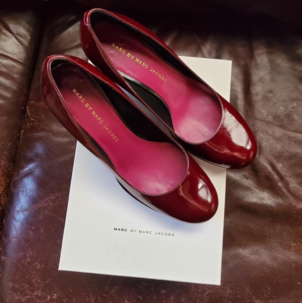 Marc Jacobs Rasberry Patent platforms 38 🥰